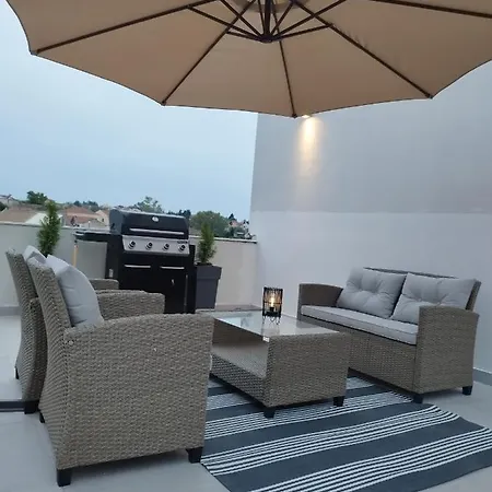 Inas 2 Apartment